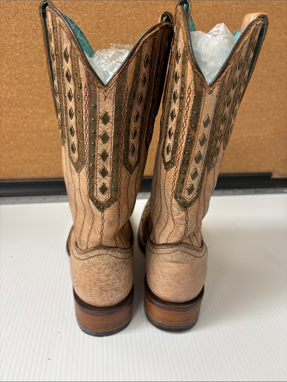 Corral Boots Classic Ladies Tan Embroidered Western Boots - Picture 5 of 9